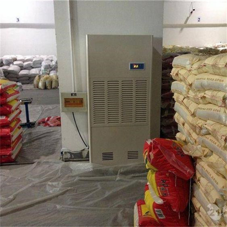 家庭潮濕衣物難干東西發(fā)霉就用杭井除濕機